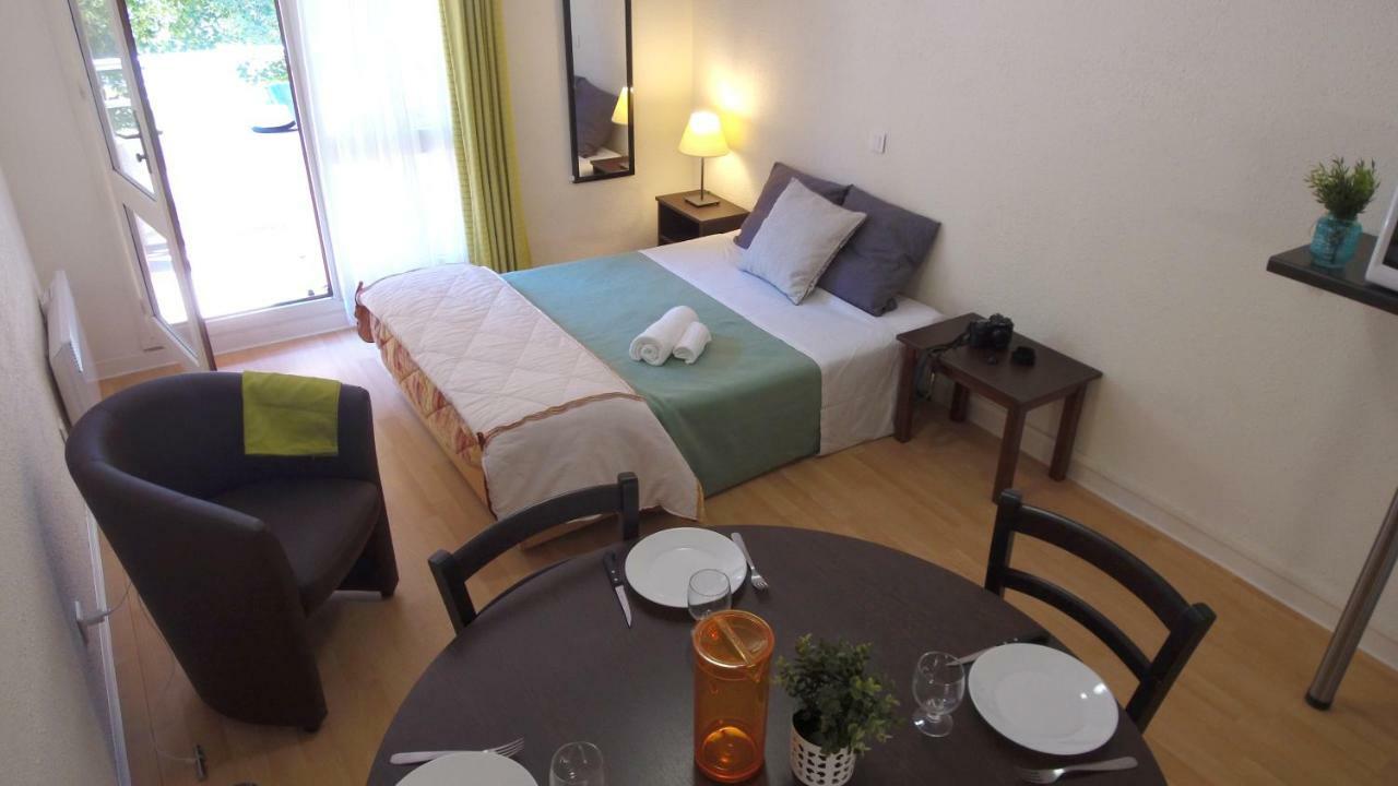 Vvf Sud Aveyron Hotell Brusque Eksteriør bilde
